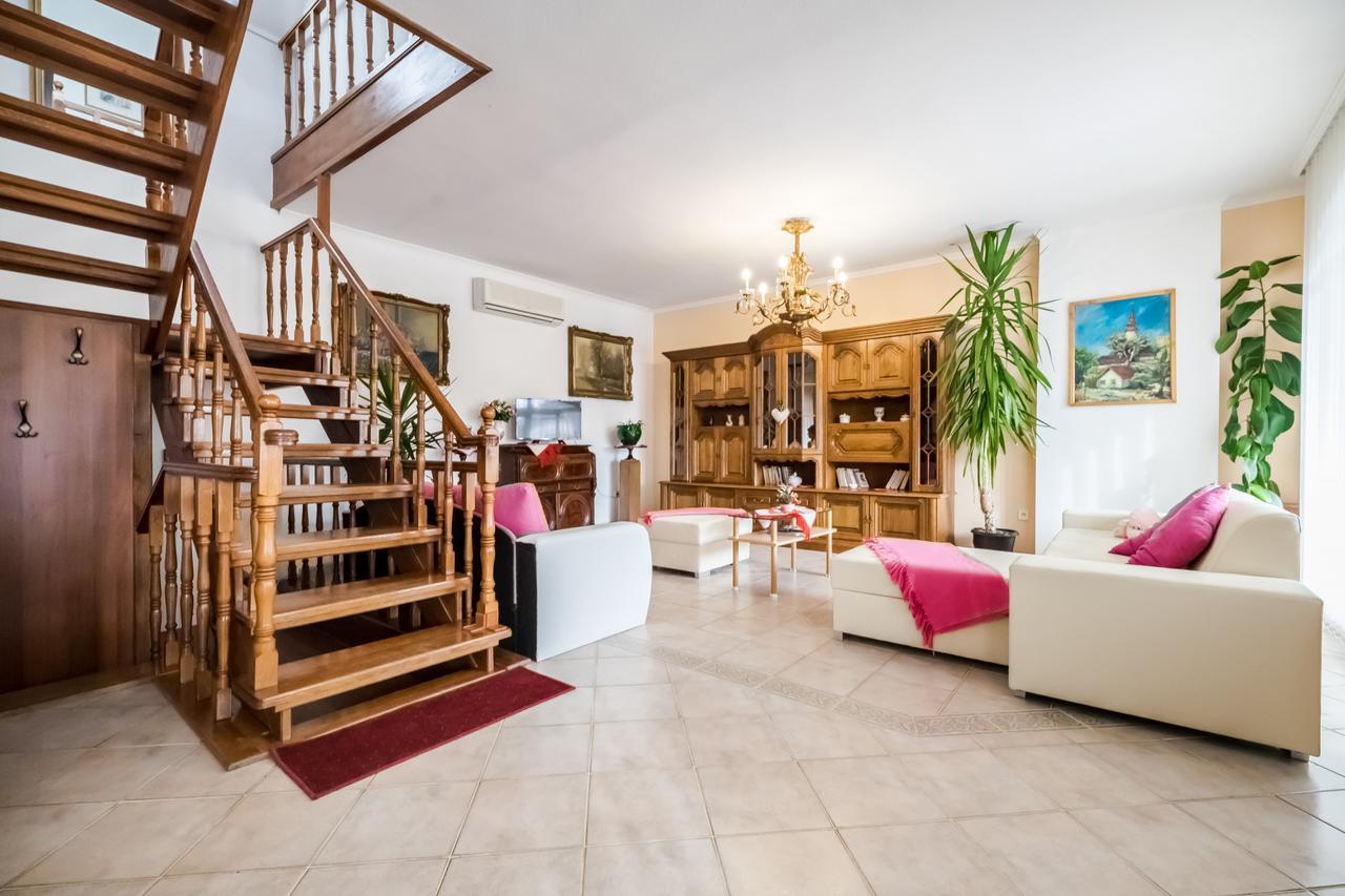 Kertvárosi Családi Ház Budapeste Exterior foto